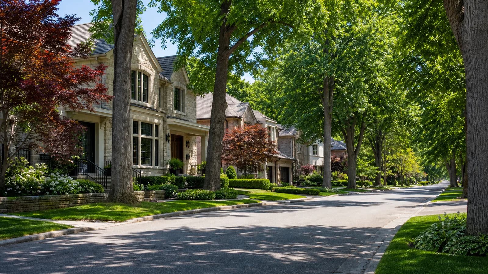 Mineola homes in Mississauga, Ontario